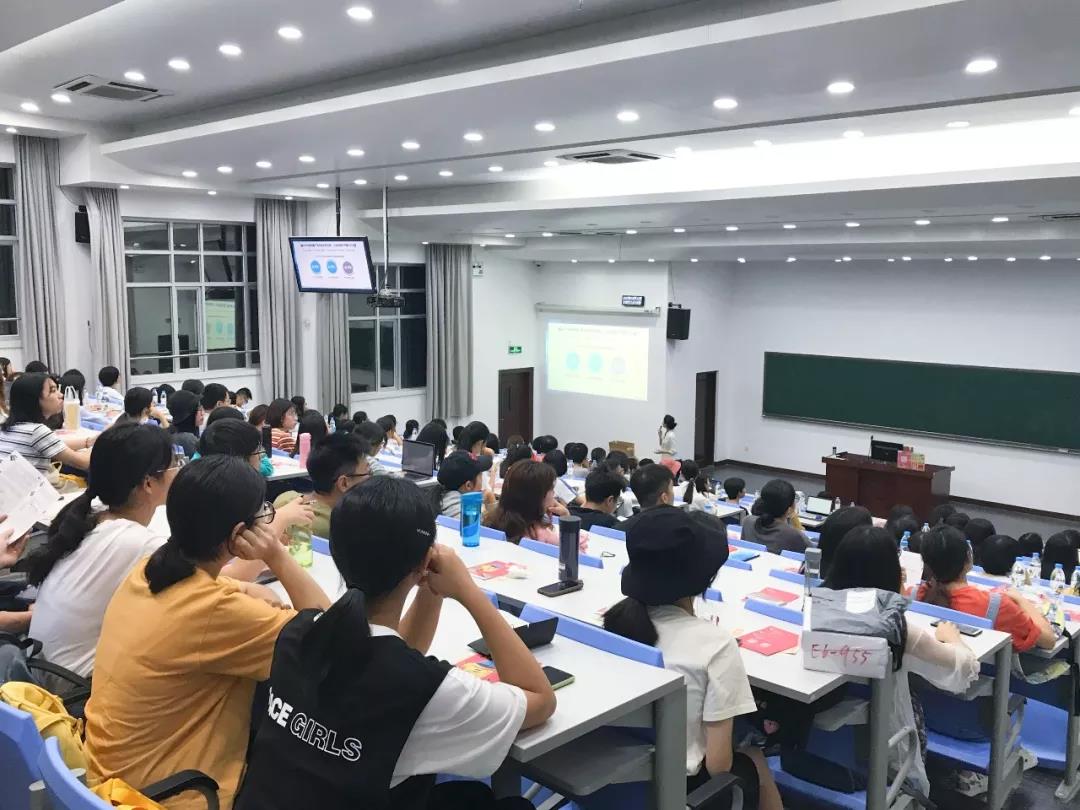 山青水灵添创意！第十八届上海国际大学生广告节高校巡讲·汕头大学站圆满落幕！