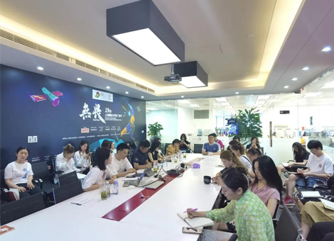 热烈欢迎湖南卫视商业运营发展有限公司常务副总经理金军民一行，莅临剧星传媒参观交流！