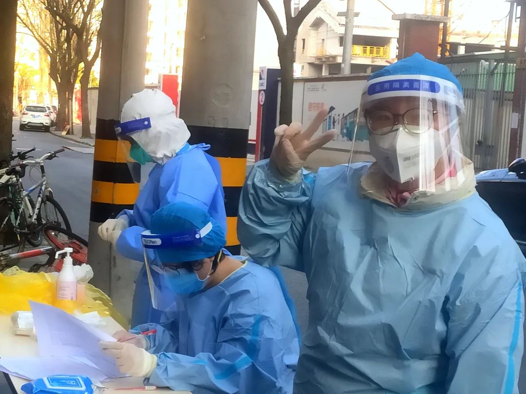 “疫”无反顾，剧星传媒志愿服务共同温暖守“沪”！